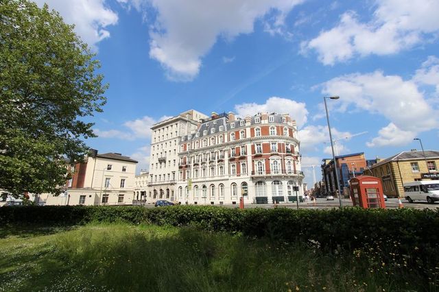  Image of 2 bedroom Flat to rent in South Western House Southampton SO14 at South Western House  Southampton, SO14 3AL