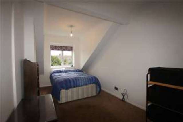  Image of 1 bedroom House Share to rent in Uplands Close Sandhurst GU47 at Sandhurst Berkshire Sandhurst, GU47 9DJ