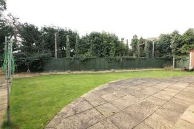  Image of 1 bedroom House Share to rent in Uplands Close Sandhurst GU47 at Sandhurst Berkshire Sandhurst, GU47 9DJ