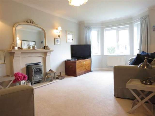  Image of 3 bedroom Detached house for sale in Morrison Close Upper Basildon Reading RG8 at Upper Basildon  Reading, RG8 8LL