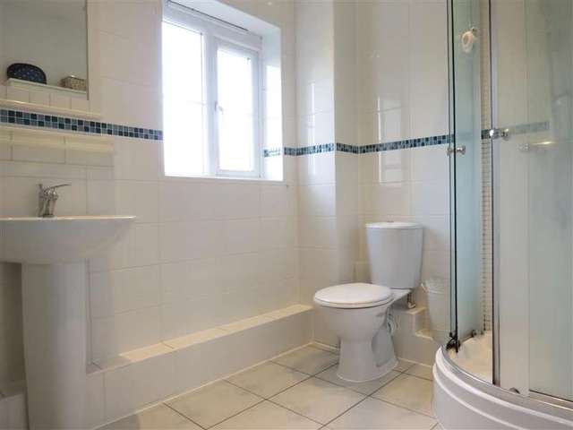  Image of 3 bedroom Detached house for sale in Morrison Close Upper Basildon Reading RG8 at Upper Basildon  Reading, RG8 8LL