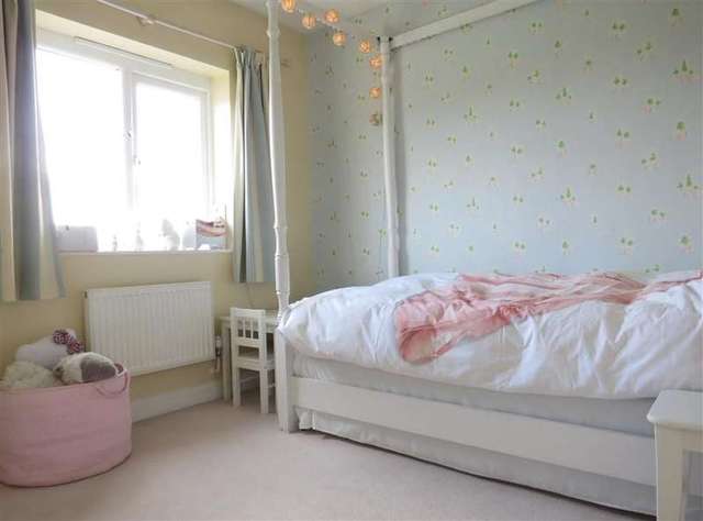  Image of 3 bedroom Detached house for sale in Morrison Close Upper Basildon Reading RG8 at Upper Basildon  Reading, RG8 8LL