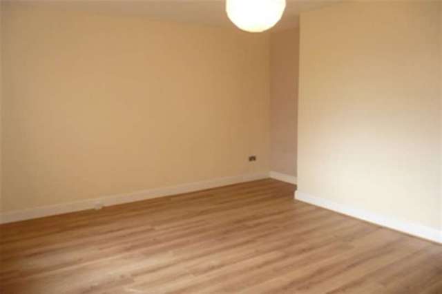  Image of 1 bedroom Flat to rent in Upper Chorlton Road Old Trafford Manchester M16 at Manchester, M16 0DE