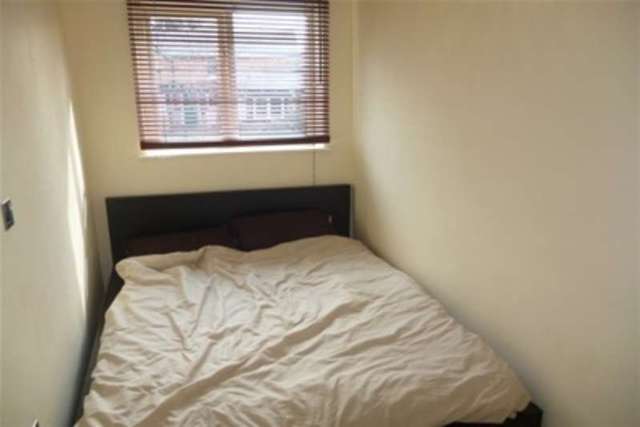  Image of 1 bedroom Flat to rent in Upper Chorlton Road Old Trafford Manchester M16 at Manchester, M16 0DE