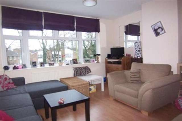  Image of 2 bedroom Property to rent in Uxbridge Road Mill End Rickmansworth WD3 at Rickmansworth, WD3 7DW