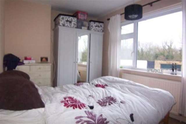  Image of 2 bedroom Property to rent in Uxbridge Road Mill End Rickmansworth WD3 at Rickmansworth, WD3 7DW