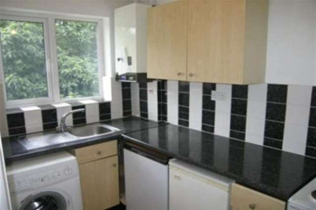  Image of 2 bedroom Property to rent in Uxbridge Road Mill End Rickmansworth WD3 at Rickmansworth, WD3 7DW