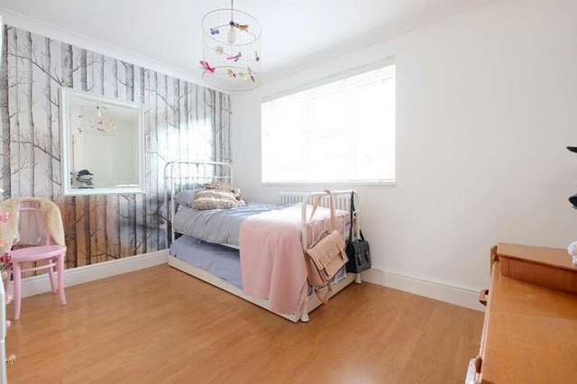  Image of 4 bedroom Detached house for sale in Valley Park Drive Horndean Waterlooville PO8 at Clanfield Hampshire Waterlooville, PO8 0PS