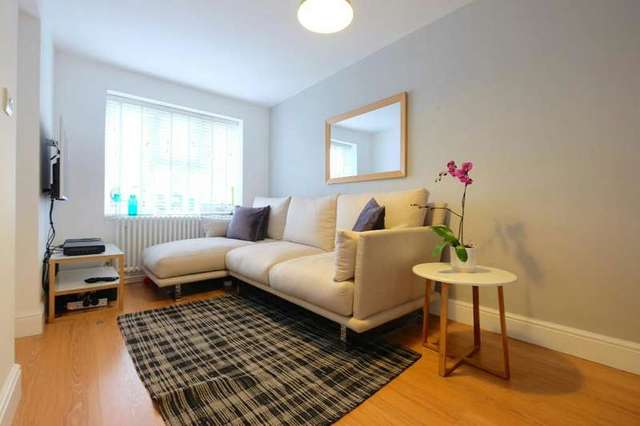  Image of 4 bedroom Detached house for sale in Valley Park Drive Horndean Waterlooville PO8 at Clanfield Hampshire Waterlooville, PO8 0PS