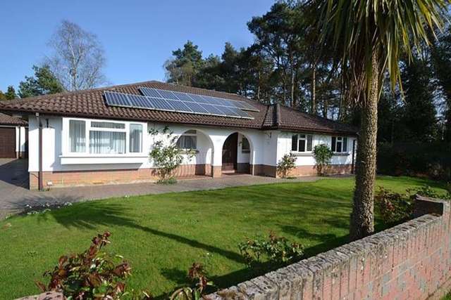  Image of 4 bedroom Detached house for sale in Blackthorn Way Verwood BH31 at Verwood, BH31 6TA