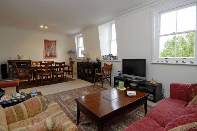  Image of 3 bedroom Flat to rent in Vicarage Gate London W8 at Vicarage Gate  London, W8 4AG
