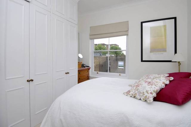  Image of 3 bedroom Flat to rent in Vicarage Gate London W8 at Vicarage Gate  London, W8 4AG