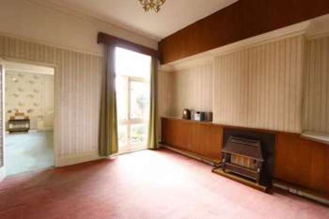  Image of 4 bedroom Terraced house for sale in Victoria Avenue Princes Avenue Hull HU5 at Victoria Avenue  Hull, HU5 3DN