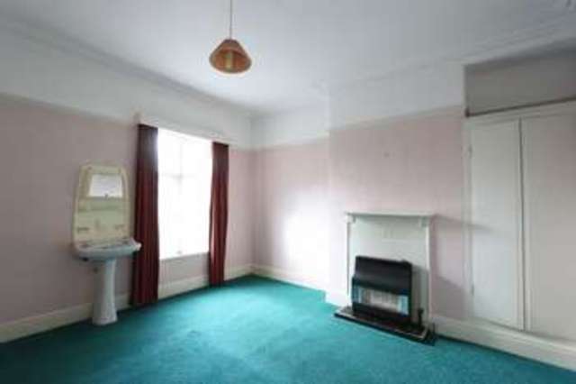  Image of 4 bedroom Terraced house for sale in Victoria Avenue Princes Avenue Hull HU5 at Victoria Avenue  Hull, HU5 3DN