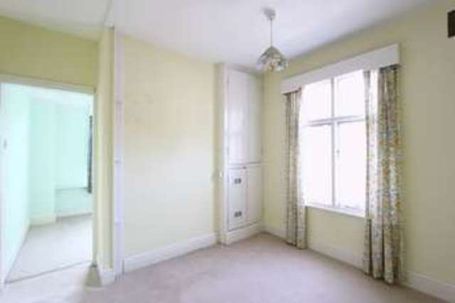  Image of 4 bedroom Terraced house for sale in Victoria Avenue Princes Avenue Hull HU5 at Victoria Avenue  Hull, HU5 3DN