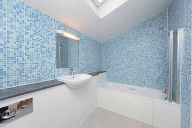  Image of 2 bedroom Detached house to rent in Victoria Park Road London E9 at South Hackney London South Hackney, E9 7JJ