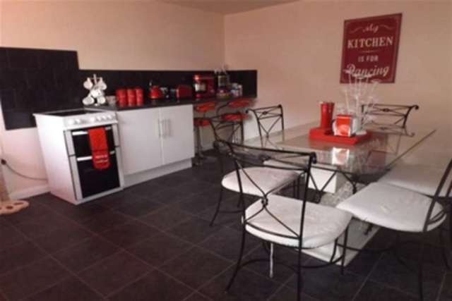  Image of 2 bedroom Terraced house to rent in Victoria Road Lockwood Huddersfield HD1 at Huddersfield, HD1 3RB
