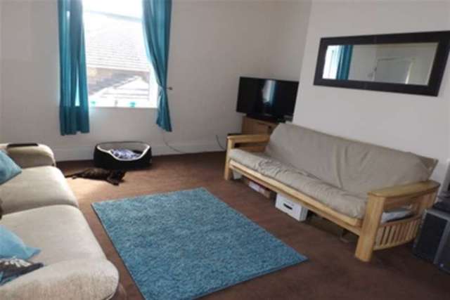  Image of 2 bedroom Terraced house to rent in Victoria Road Lockwood Huddersfield HD1 at Huddersfield, HD1 3RB
