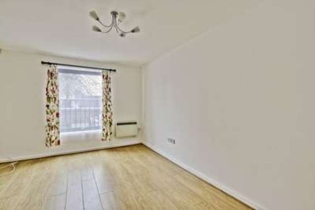  Image of 4 bedroom Semi-Detached house to rent in Victoria Way London SE7 at Victoria Way  Charlton, SE7 7RE