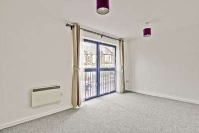  Image of 4 bedroom Semi-Detached house to rent in Victoria Way London SE7 at Victoria Way  Charlton, SE7 7RE