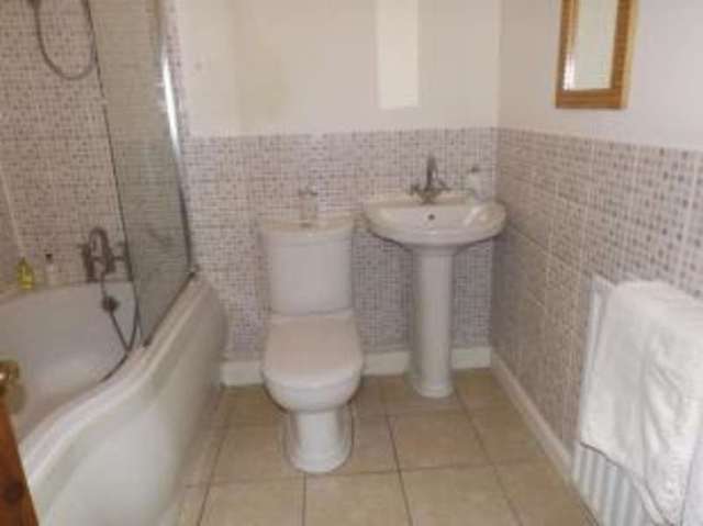 Image of 1 bedroom Flat for sale in Villa Road Nottingham NG3 at Nottingham Nottinghamshire Porchester, NG3 4GG