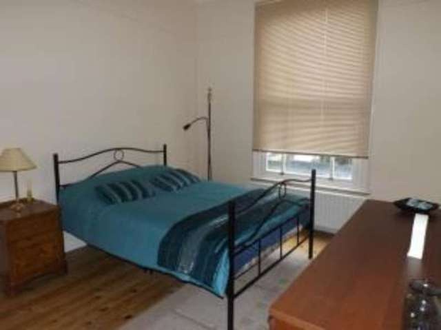  Image of 1 bedroom Flat for sale in Villa Road Nottingham NG3 at Nottingham Nottinghamshire Porchester, NG3 4GG