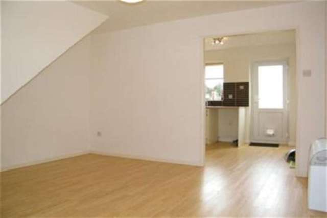  Image of 2 bedroom Terraced house to rent in Village Drive Roborough Plymouth PL6 at Plymouth, PL6 7PB