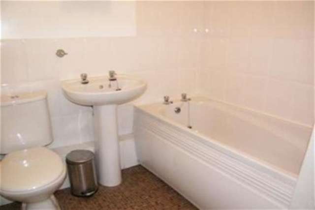  Image of 2 bedroom Terraced house to rent in Village Drive Roborough Plymouth PL6 at Plymouth, PL6 7PB