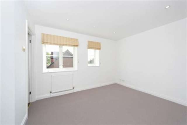  Image of 4 bedroom Property to rent in Virginia Place Cobham KT11 at Cobham, KT11 1AE