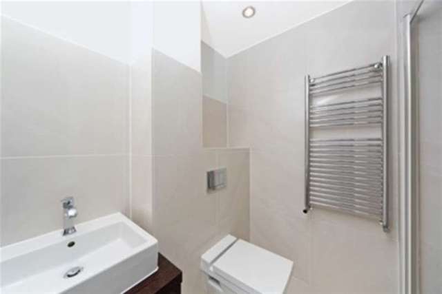  Image of 4 bedroom Property to rent in Virginia Place Cobham KT11 at Cobham, KT11 1AE