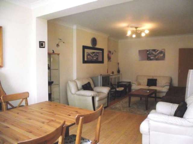  Image of 4 bedroom Semi-Detached house to rent in Vyner Road London W3 at Vyner Road  Acton, W3 7LZ