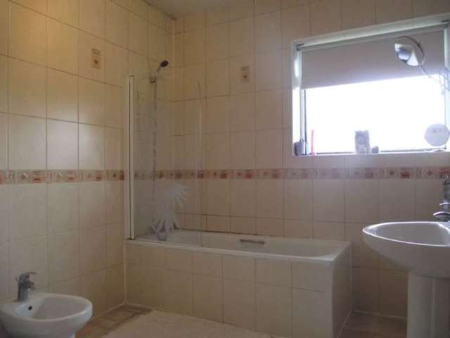  Image of 4 bedroom Semi-Detached house to rent in Vyner Road London W3 at Vyner Road  Acton, W3 7LZ