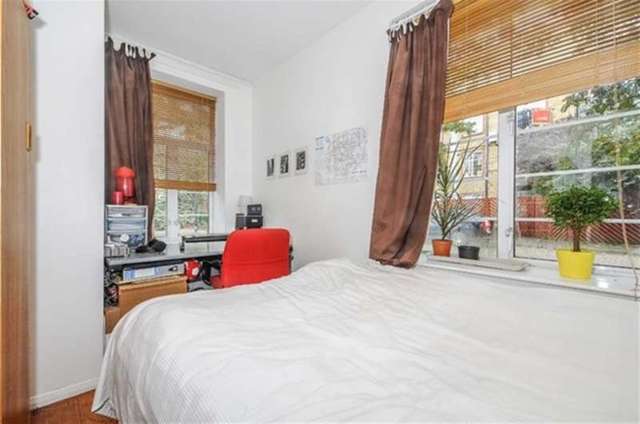  Image of 2 bedroom Flat to rent in Odessa Street London SE16 at Surrey Quays, SE16 7HD