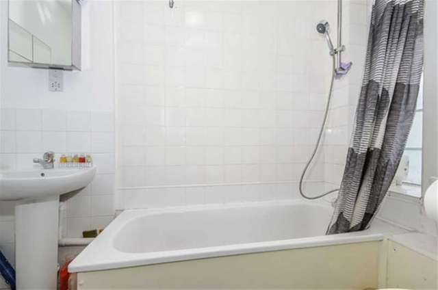  Image of 2 bedroom Flat to rent in Odessa Street London SE16 at Surrey Quays, SE16 7HD