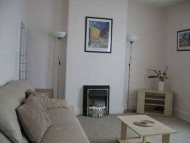  Image of 2 bedroom Flat to rent in Salisbury Road London E17 at E17  Walthamstow, E17 9JW