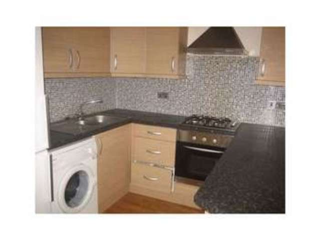  Image of 2 bedroom Flat to rent in Salisbury Road London E17 at E17  Walthamstow, E17 9JW