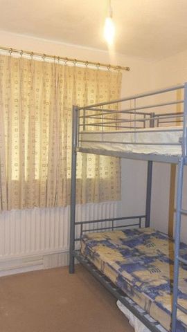  Image of 2 bedroom Flat to rent in Warbeck Close Newcastle upon Tyne NE3 at Warbeck Close Kingston Park Kenton, NE3 2FF