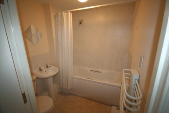  Image of 3 bedroom Apartment to rent in Waring Avenue St. Helens WA9 at Waring Avenue, St Helens Saint Helens St Helens, WA9 2PY