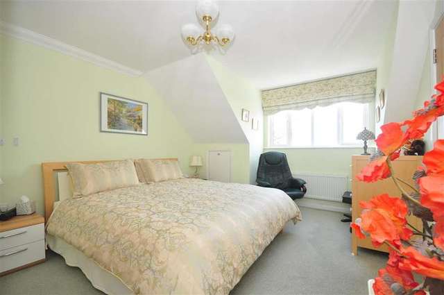  Image of 3 bedroom Terraced house for sale in Watersmead Drive Littlehampton BN17 at Littlehampton West Sussex Littlehampton, BN17 6GH
