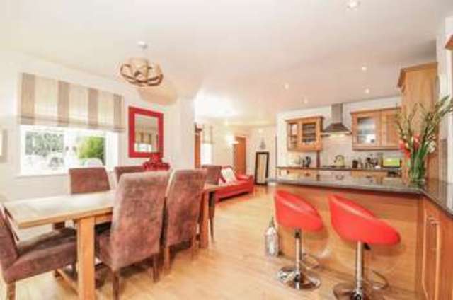  Image of 4 bedroom Detached house for sale in Waylands Uffington Faringdon SN7 at Waylands Uffington Faringdon, SN7 7RR