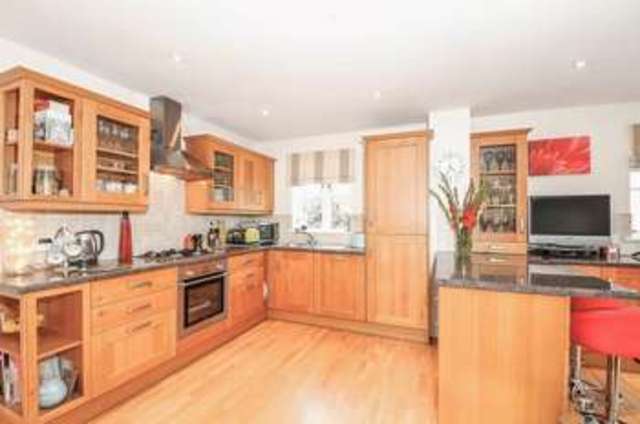  Image of 4 bedroom Detached house for sale in Waylands Uffington Faringdon SN7 at Waylands Uffington Faringdon, SN7 7RR