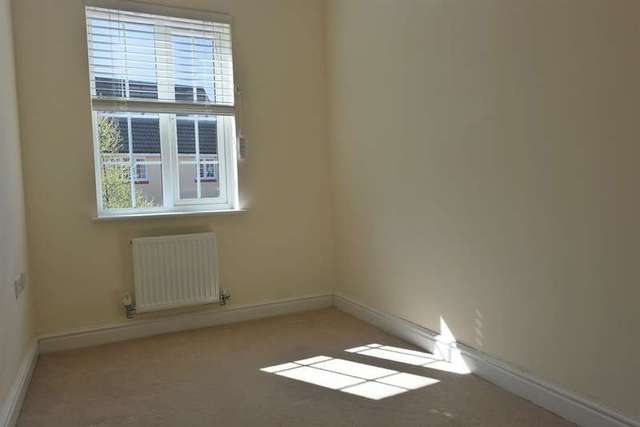  Image of 4 bedroom Semi-Detached house to rent in Wayside Winnersh Wokingham RG41 at Winnersh Wokingham Winnersh, RG41 1AD