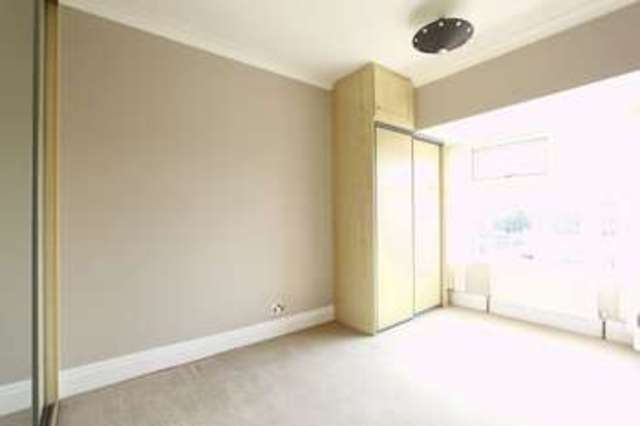  Image of 3 bedroom Terraced house for sale in Welwyn Park Road Hull HU6 at Welwyn Park Road  Hull, HU6 7EB