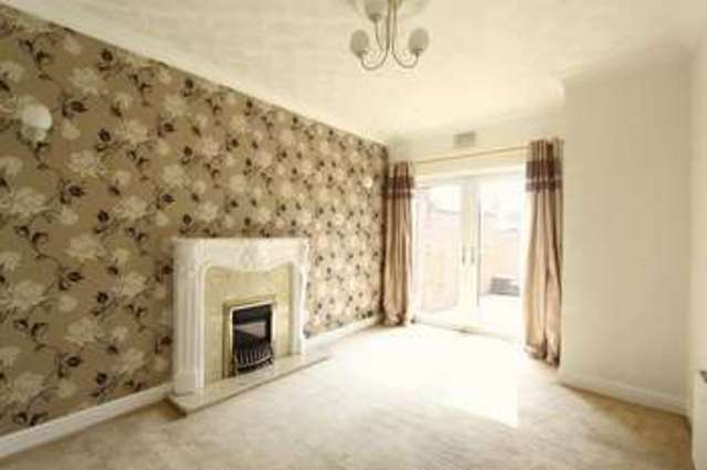  Image of 3 bedroom Terraced house for sale in Welwyn Park Road Hull HU6 at Welwyn Park Road  Hull, HU6 7EB