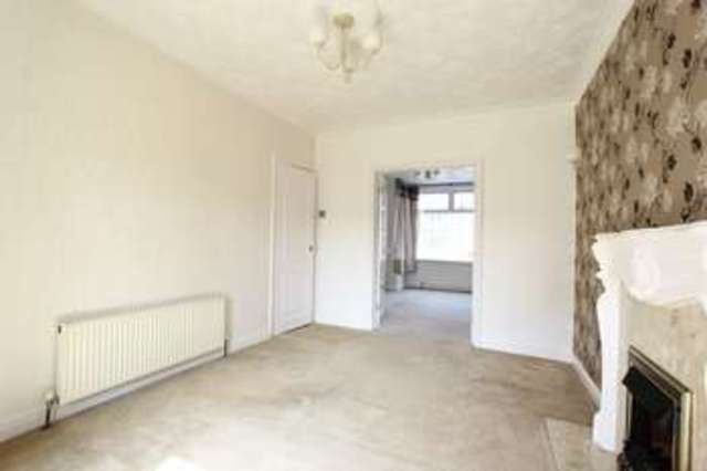  Image of 3 bedroom Terraced house for sale in Welwyn Park Road Hull HU6 at Welwyn Park Road  Hull, HU6 7EB