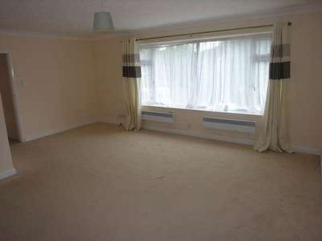  Image of 2 bedroom Flat to rent in Wharf Road Wendover Aylesbury HP22 at Wharf Road Wendover Aylesbury, HP22 6HF