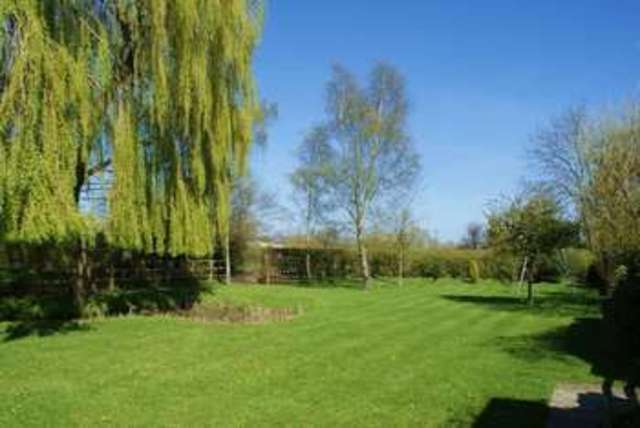  Image of 4 bedroom Detached house for sale in West End Waltham St. Lawrence Reading RG10 at West End Waltham St. Lawrence Reading, RG10 0NN