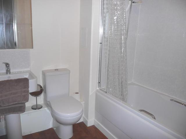  Image of 3 bedroom Flat to rent in West Granton Road Edinburgh EH5 at Pilton Edinburgh Edinburgh, EH5 1FE
