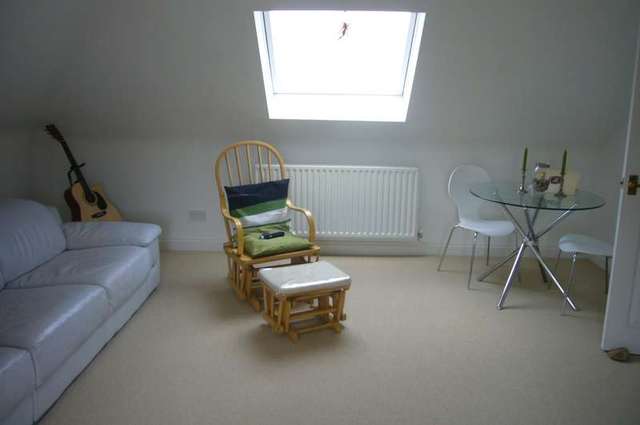  Image of 2 bedroom Flat to rent in Alumhurst Road Westbourne Bournemouth BH4 at Bournemouth, BH4 8EU