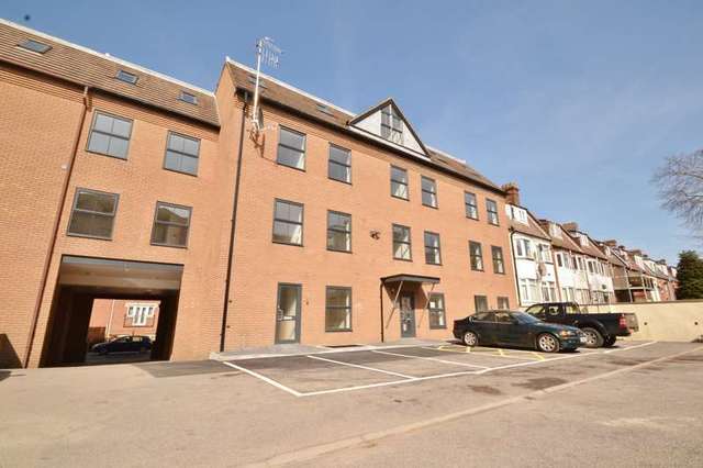  Image of 1 bedroom Flat to rent in Norwich Avenue West Westbourne Bournemouth BH2 at 64-68 Norwich Avenue West Westbourne Bournemouth, BH2 6AW